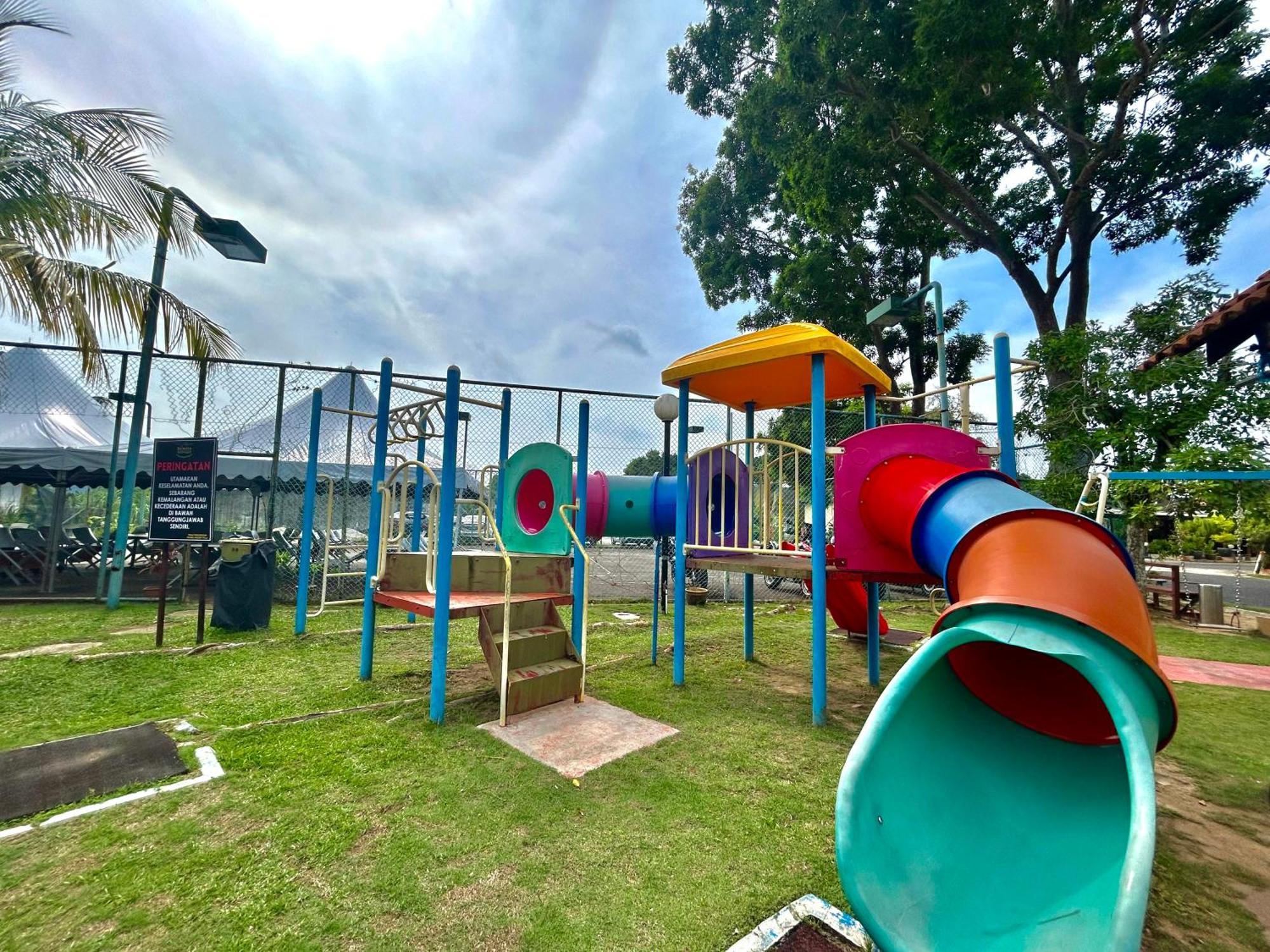 Rumbia Resort Villa Paka Terengganu Luaran gambar