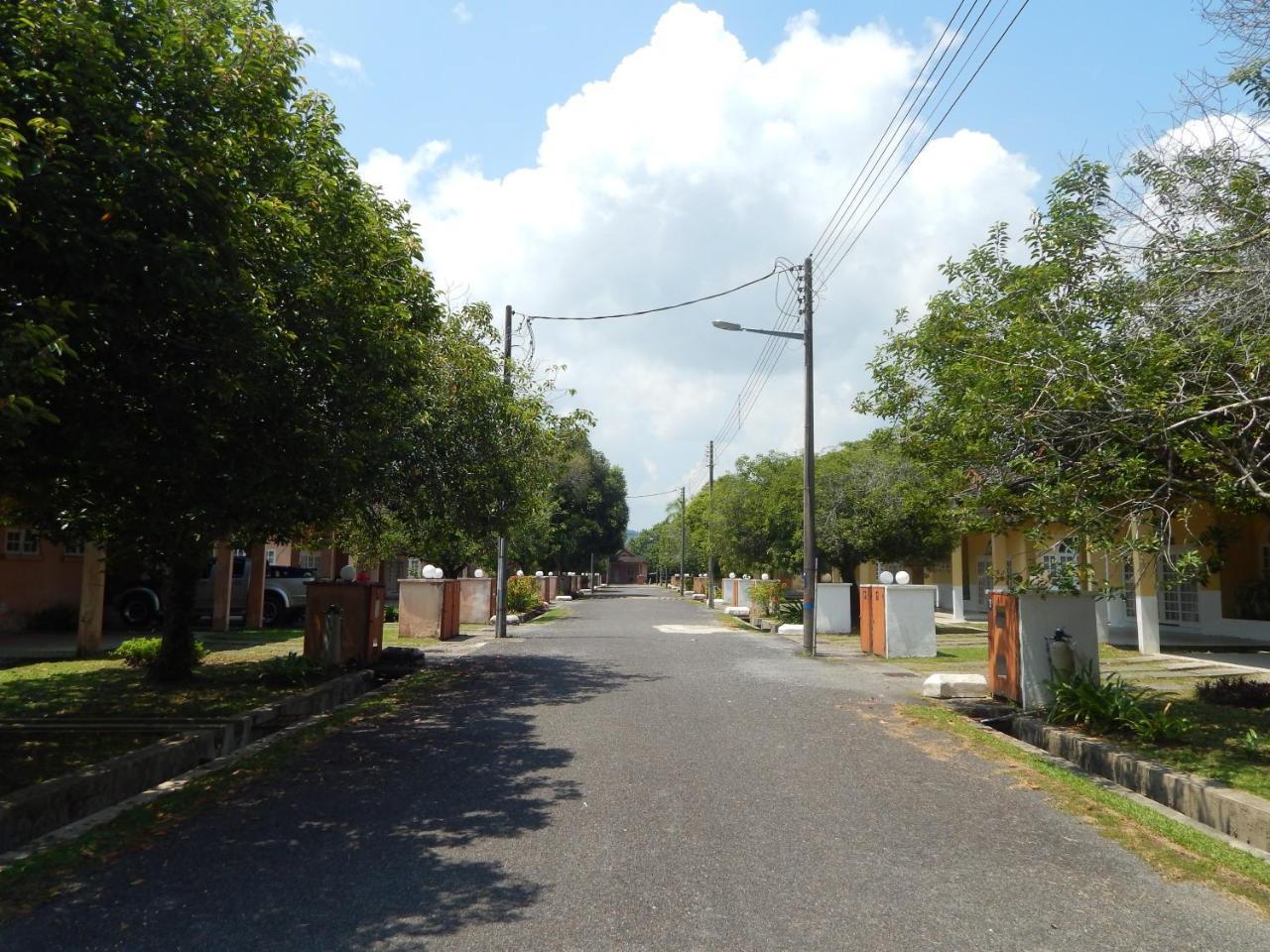 Rumbia Resort Villa Paka Terengganu Luaran gambar